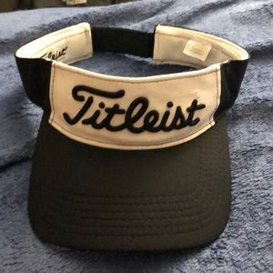 Titleist Golf visor adjustable